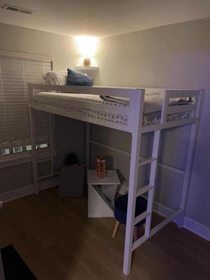 Classy, Cozy, Close To Downtown