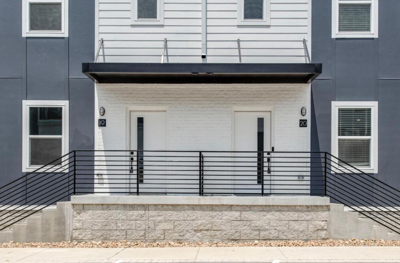Classy, Cozy, Close To Downtown Appartement *